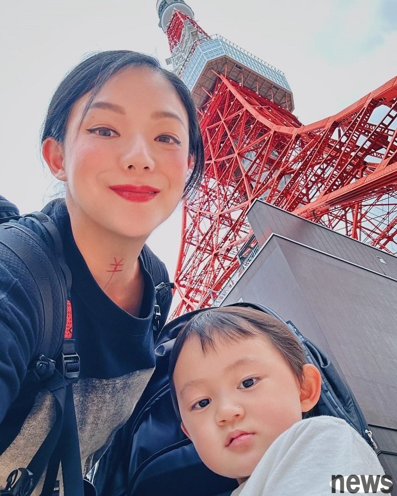 9月時一打一帶著新醬同遊東京，留下美好回憶。圖片來源／FB@GinOy 歐陽靖、新醬出去玩
 